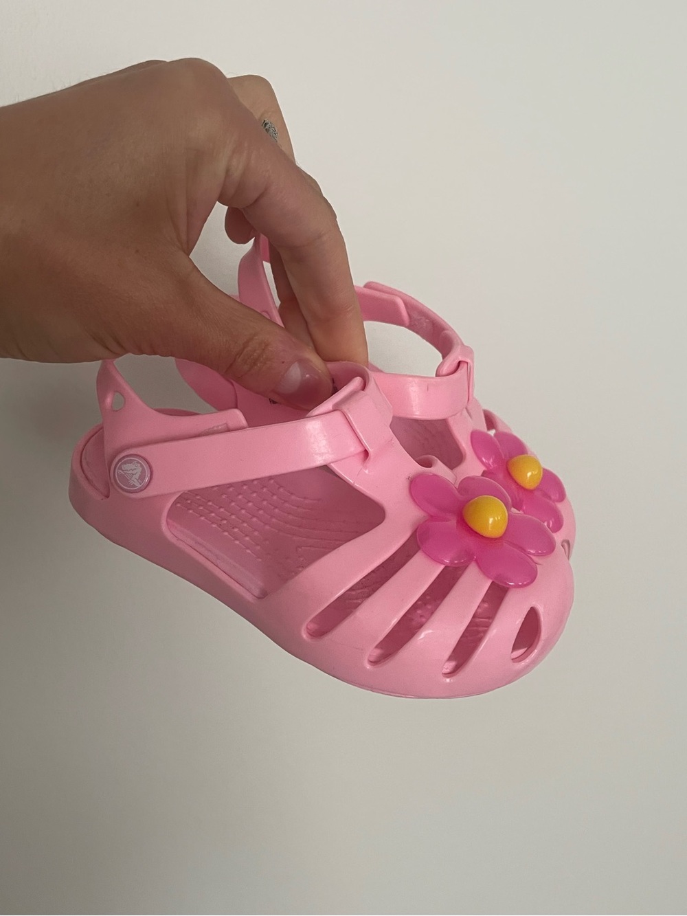 Crocs pink flower kids sandals